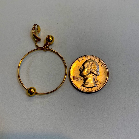 Gold Rosé Brooch and Clip On Earrings - Picture 4 of 4